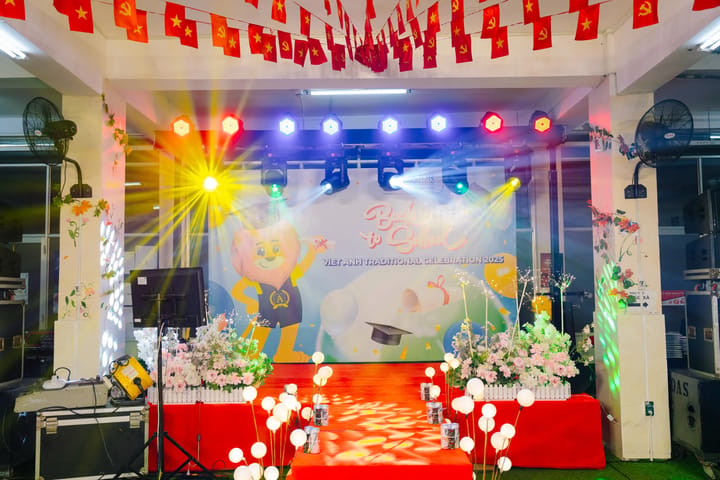 Album: 20250831 - Lễ truyền thống Major Education 2025 | Tiệc, trao giải — Trường Việt Anh