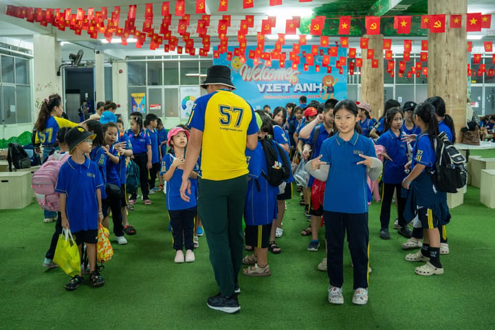 Album: 20251219 - Tiểu học - Hoạt động Thiện Nguyện — Trường Việt Anh