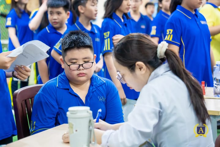Album: Học sinh Việt Anh - Khám sức khỏe — Trường Việt Anh